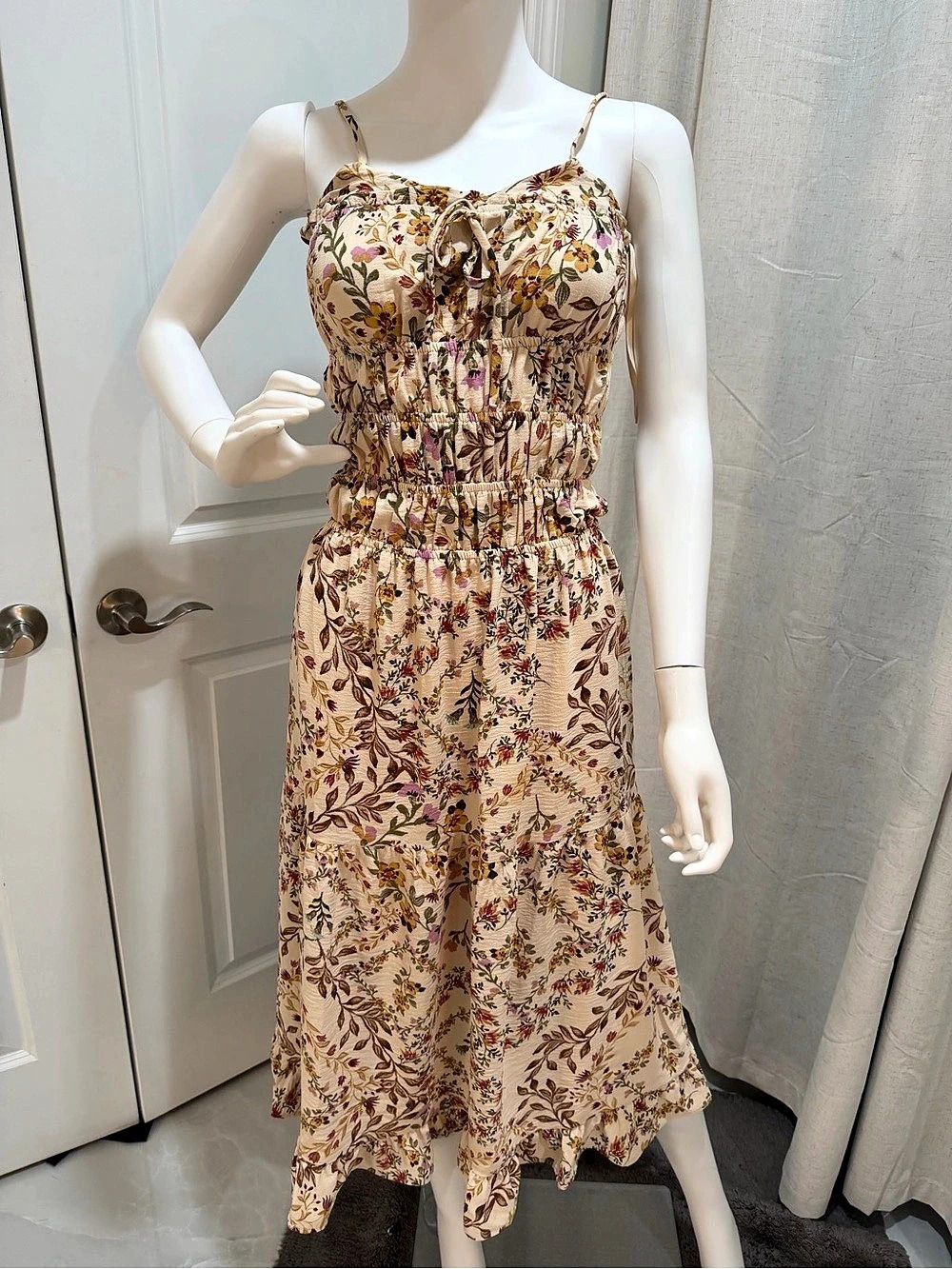 Monteau Los Angeles Floral Dress in Cream & Brown Size Small Like New